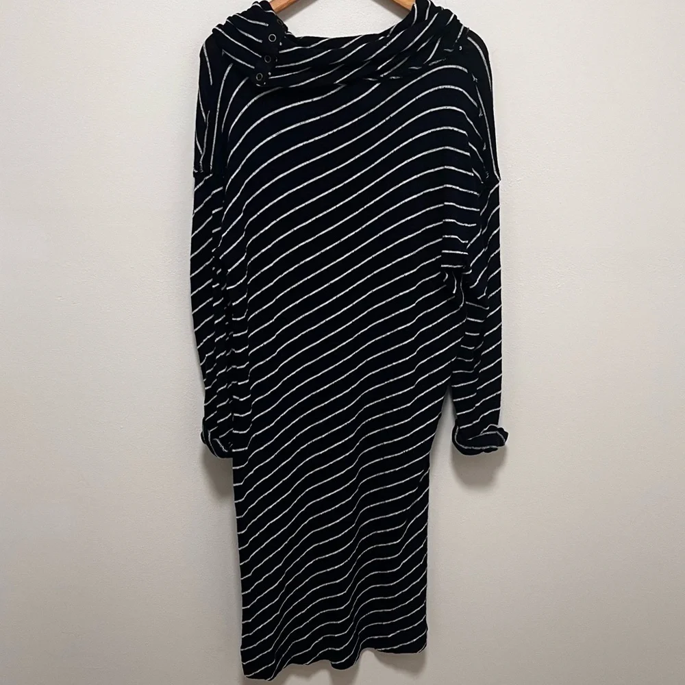 FREE PEOPLE Gotta Have It Indigo Oversized Navy & White Striped Tunic Size XS